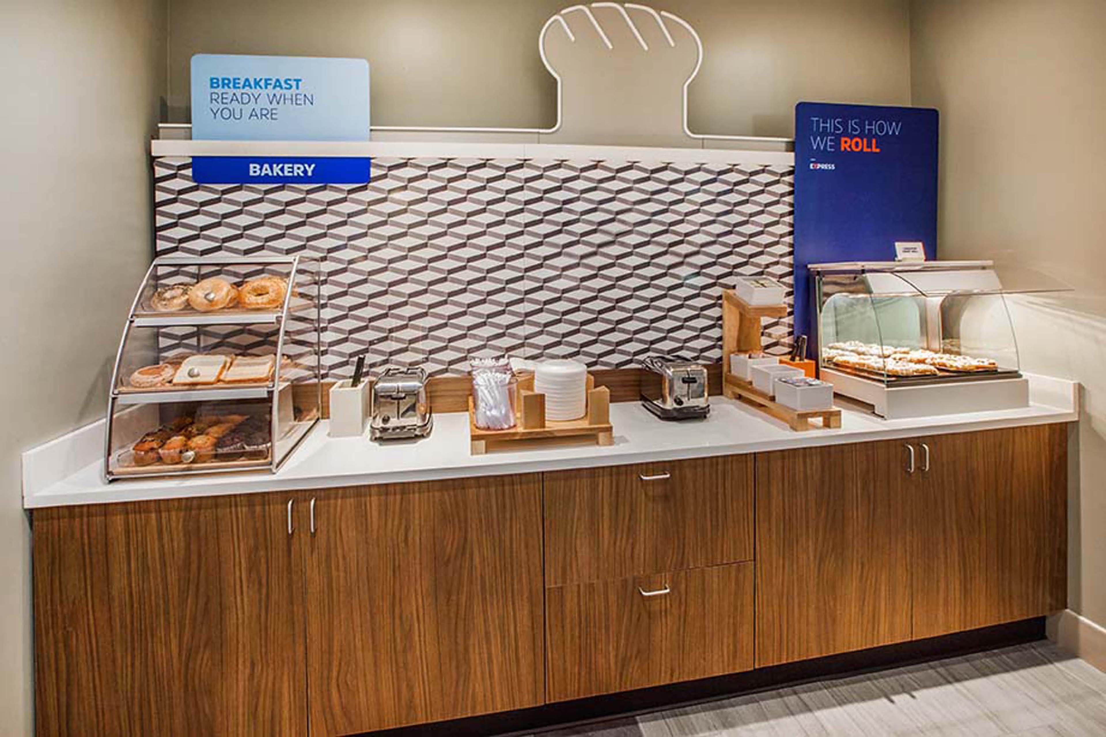 Holiday Inn Express Aberdeen-Chesapeake House By Ihg Extérieur photo